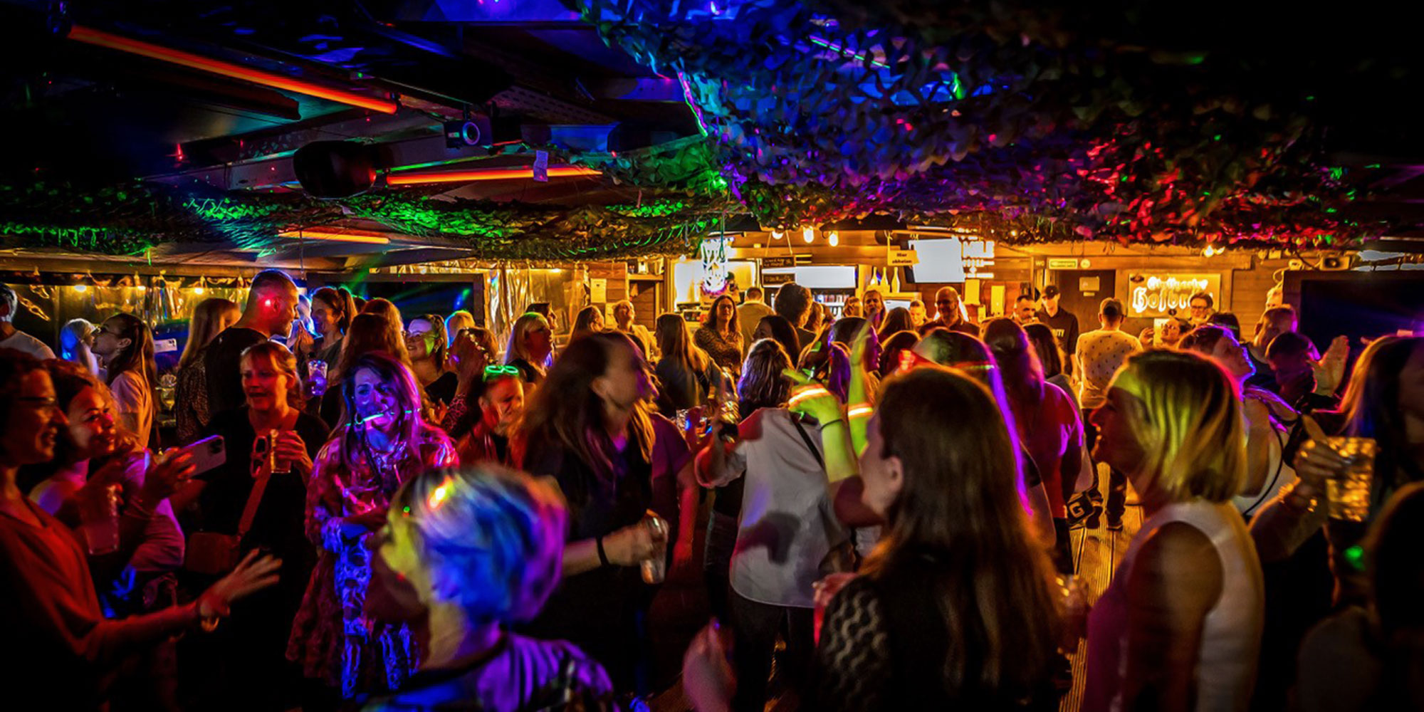 Party auf Partyboot in Stuttgart / Party on a party boat in Stuttgart
