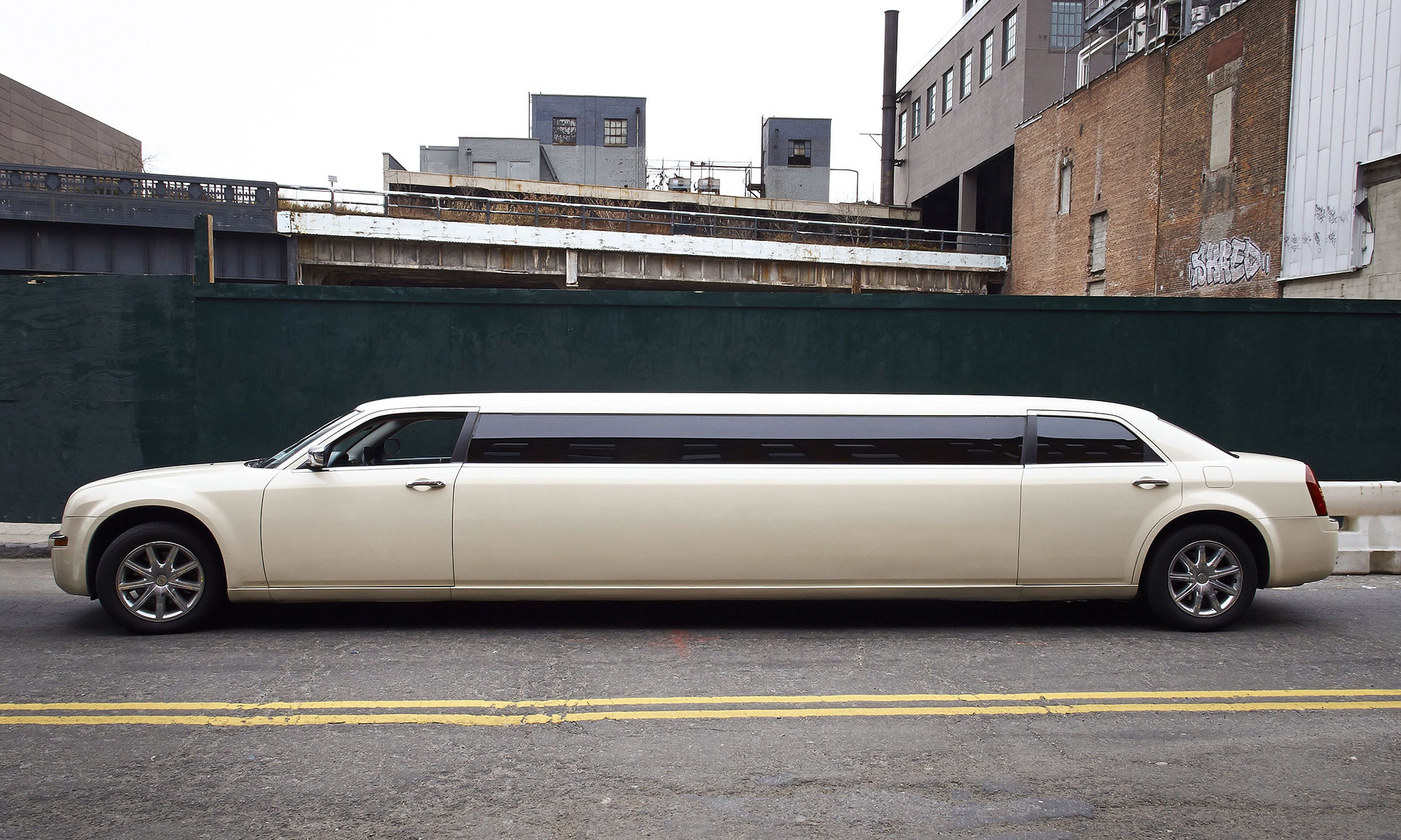 Chrysler Stretchlimo in Stuttgart / Chrysler stretch limousine in Stuttgart